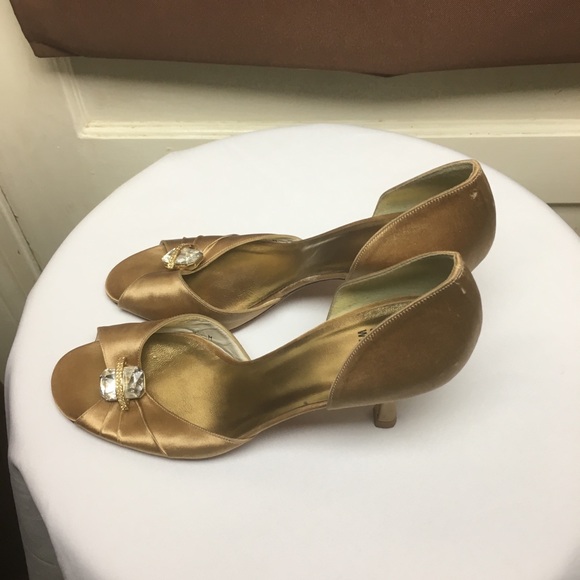 Stuart Weitzman Formal Jeweled Open Front Shoe - Picture 3 of 10